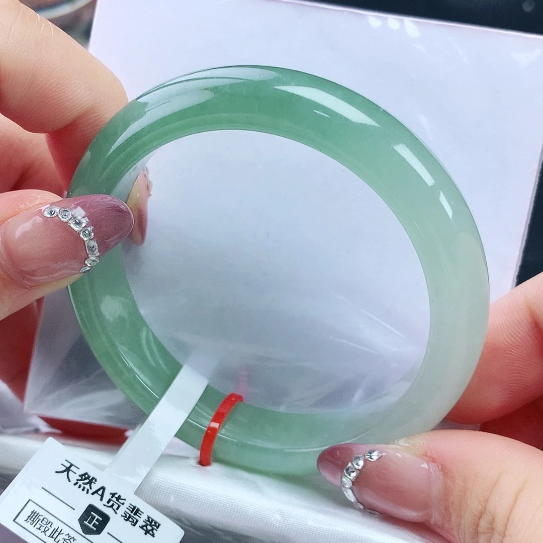 翡翠手镯未镶嵌52+圈