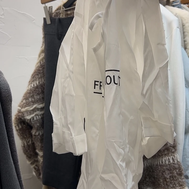 今天新款 很美的白色上衣