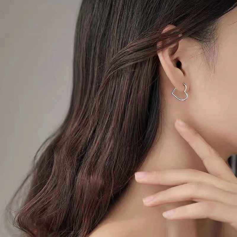 铜合金耳饰 爱心耳扣简约百搭耳环日常款精致耳饰韩系高级感耳钉