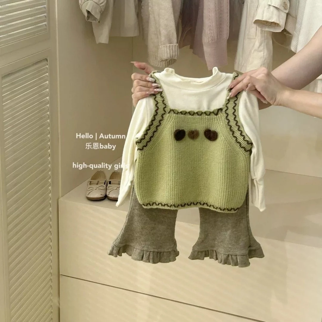 女童春秋套装2025新款毛线背心春季打底衣花边微喇叭裤子三件套