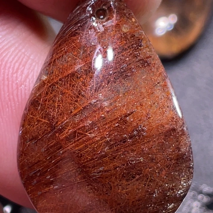 雨***泽未镶嵌发晶颈饰钛晶