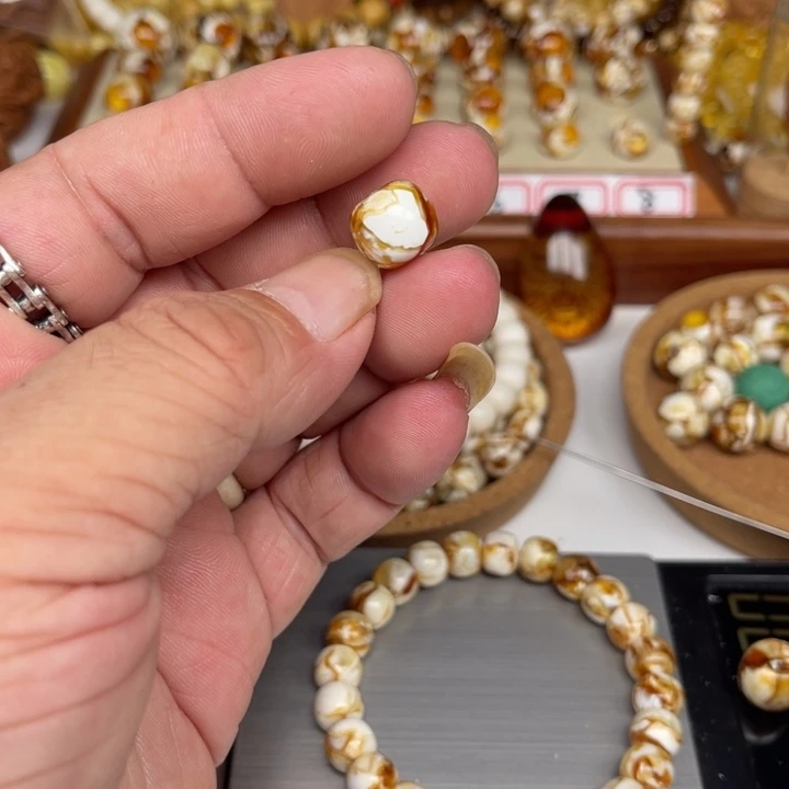 琥珀裸石未镶嵌远***585号