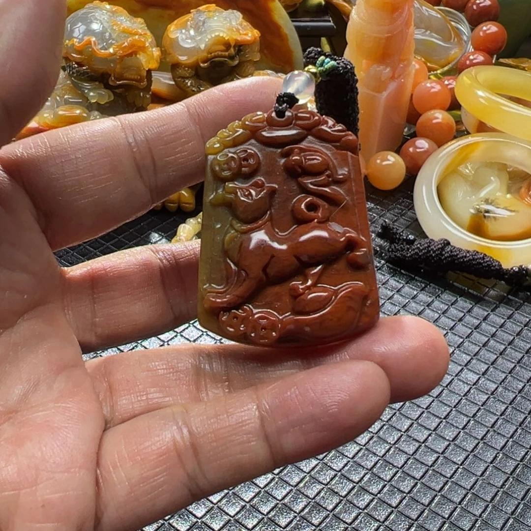 石英质玉未镶嵌颈饰