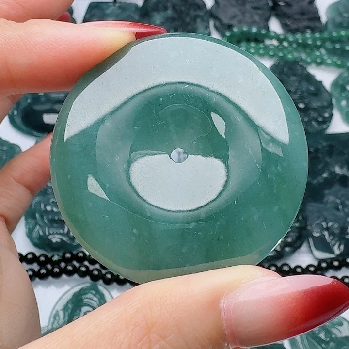 颈饰未镶嵌翡翠天然的A货翡翠多样性发其一