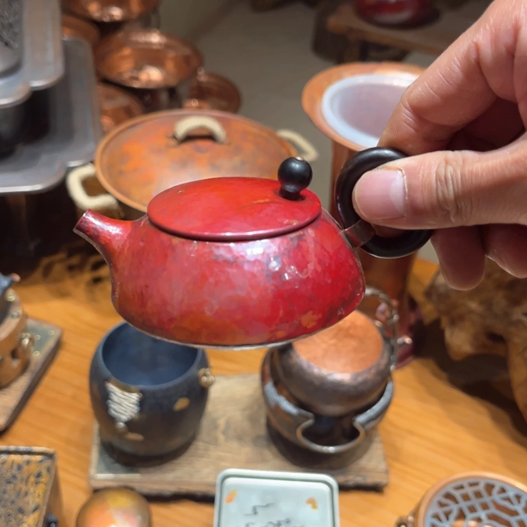 淬火色呆坐泡壶手工锻打工艺