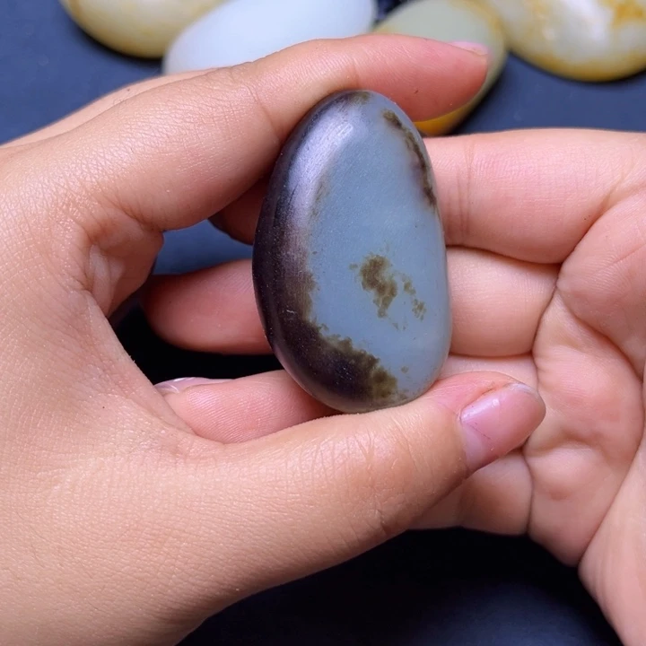 和田玉（糖玉）未镶嵌珠宝奇石