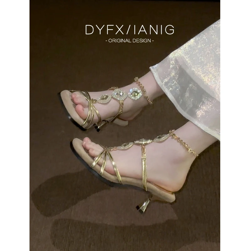 水钻凉鞋女夏季2025新款配裙子气质高级时尚露趾风金色女士高跟鞋