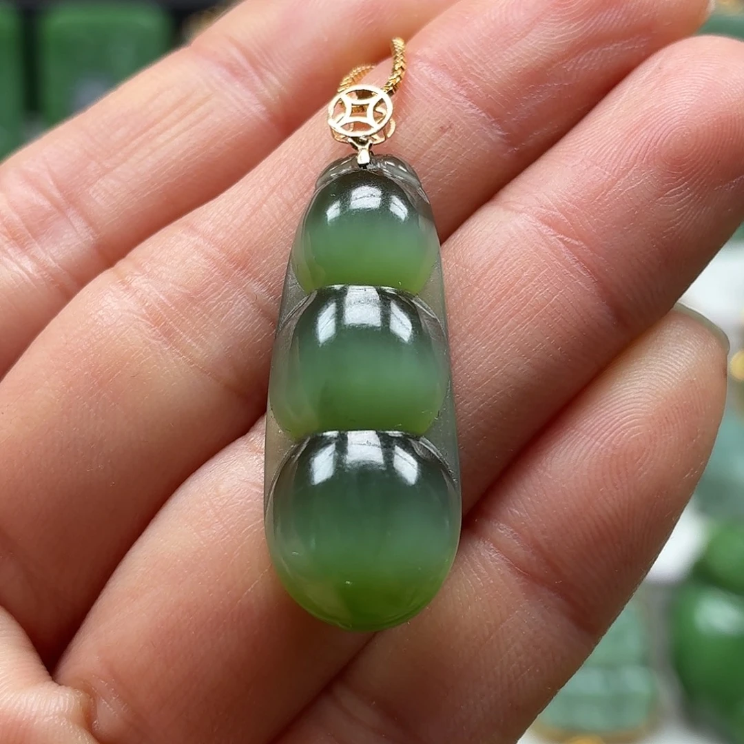 和田玉18K金镶嵌颈饰猫眼大漏