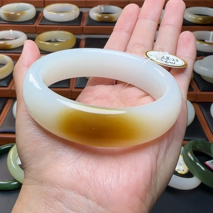 未镶嵌手镯和田玉红糖脂白60.4