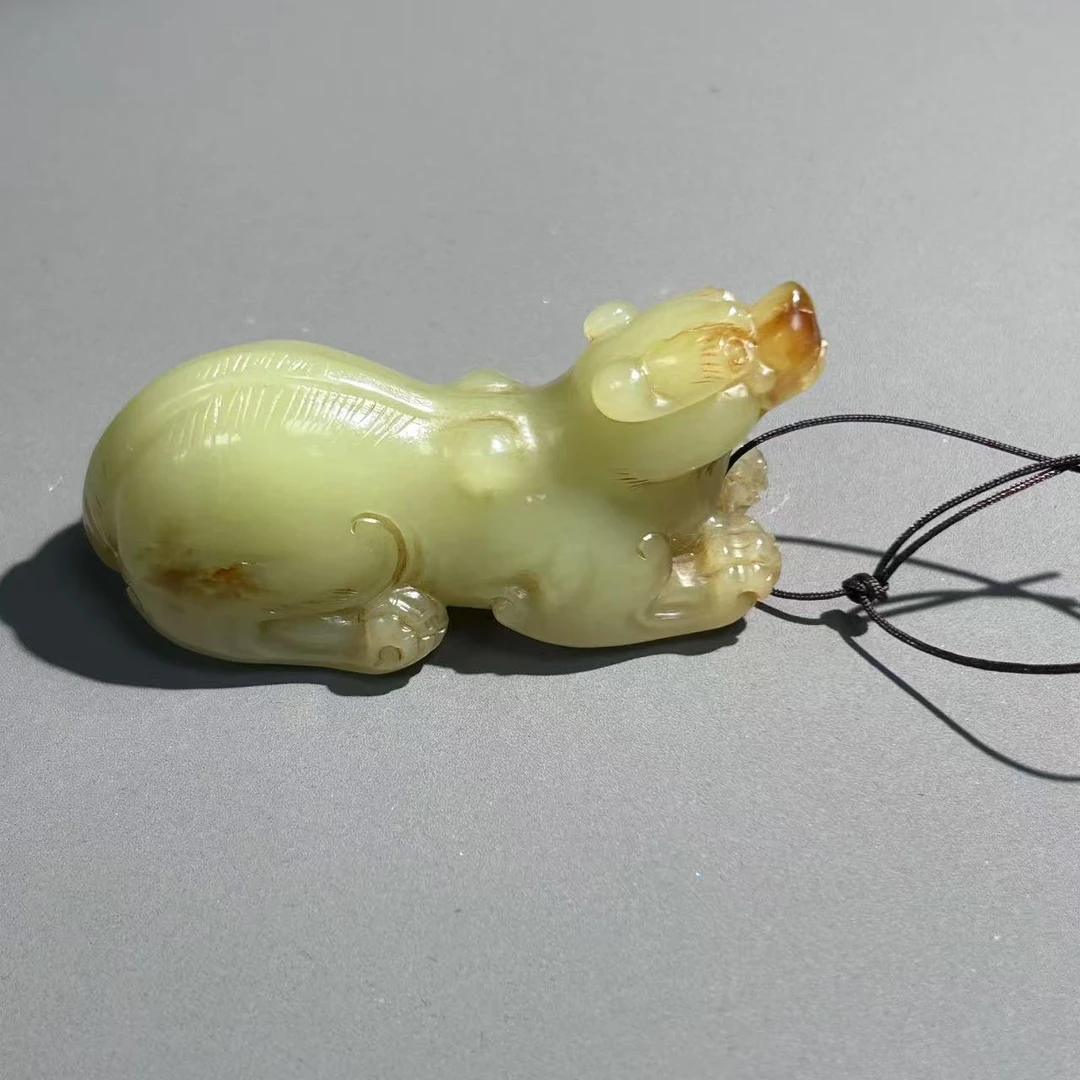 清代和田玉黄玉瑞兽