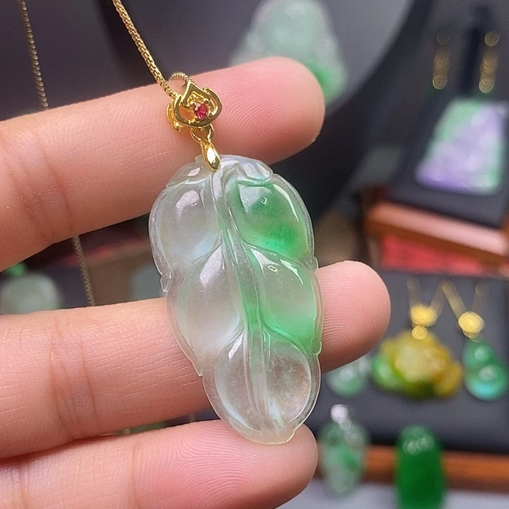 吊坠(赠链)未镶嵌翡翠