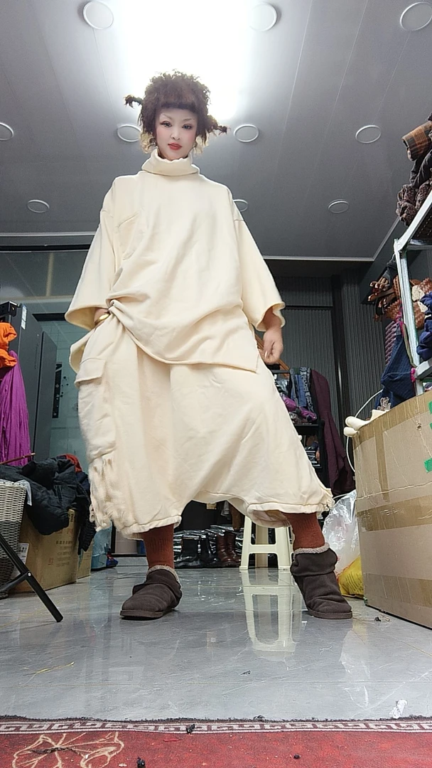 无吊牌脏洗做旧米白色宽松版高领毛边T恤衫