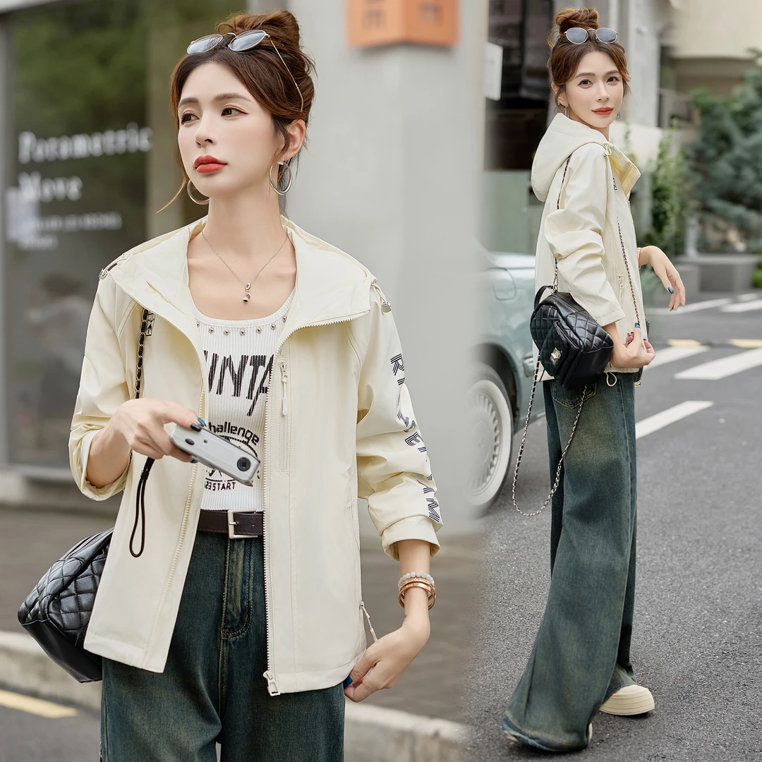 休闲时尚冲锋衣连帽外套女2025年春秋新款小个子宽松百搭短款上衣