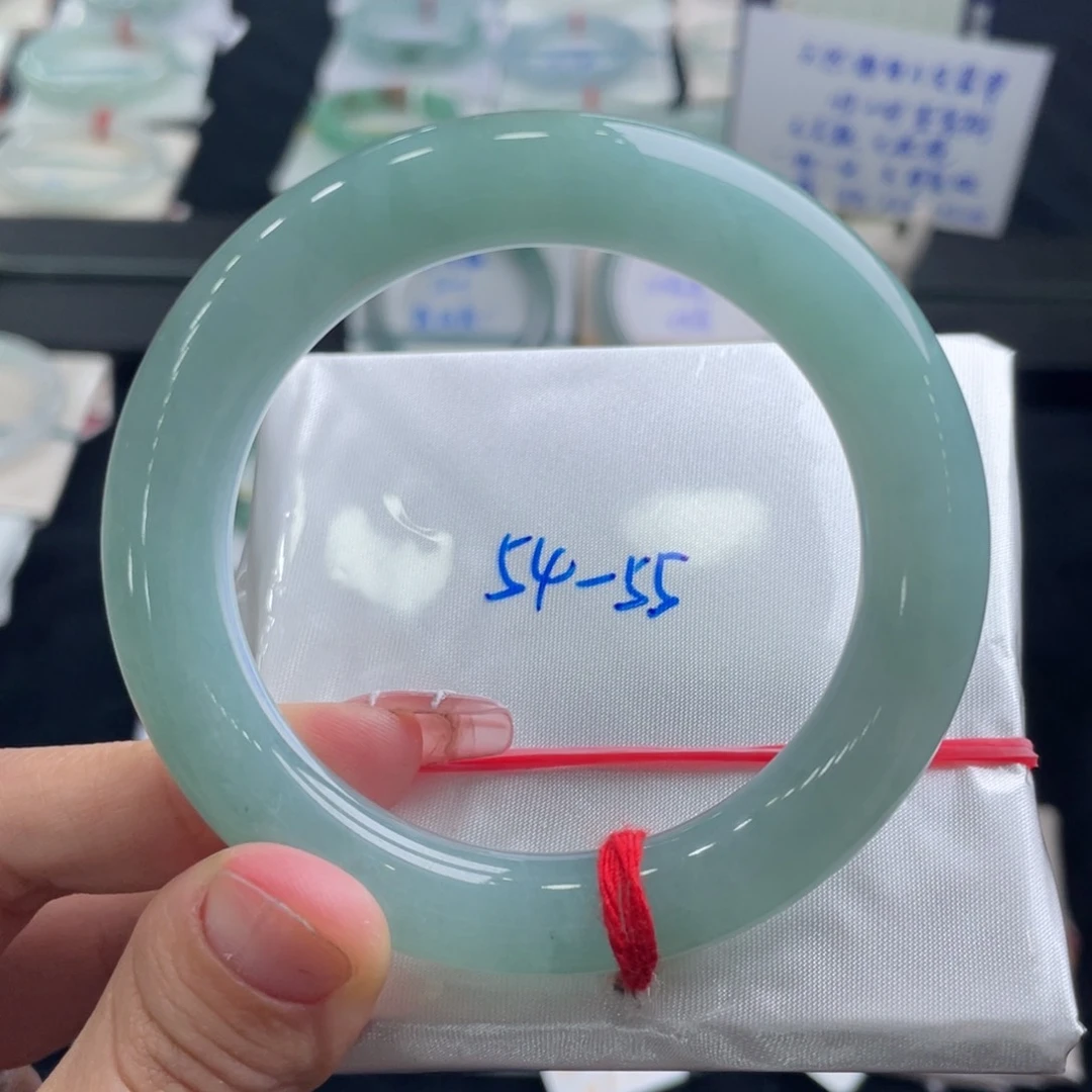 翡翠手镯未镶嵌翡翠手镯