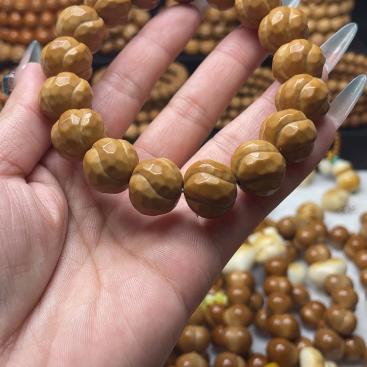 *****吊坠猴头核桃微瑕钻石卷卷酥