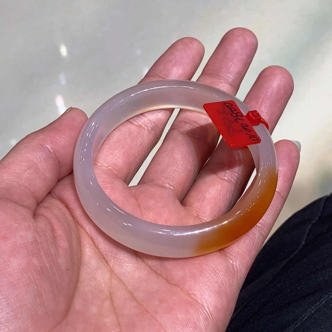 玛瑙/玉髓手镯未镶嵌七***?