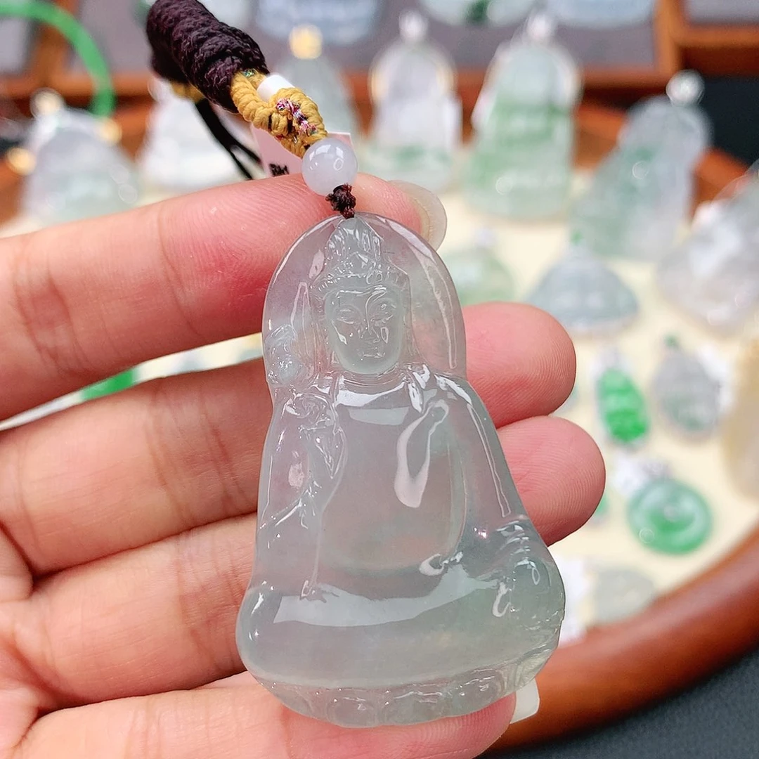颈饰未镶嵌翡翠素衣观音