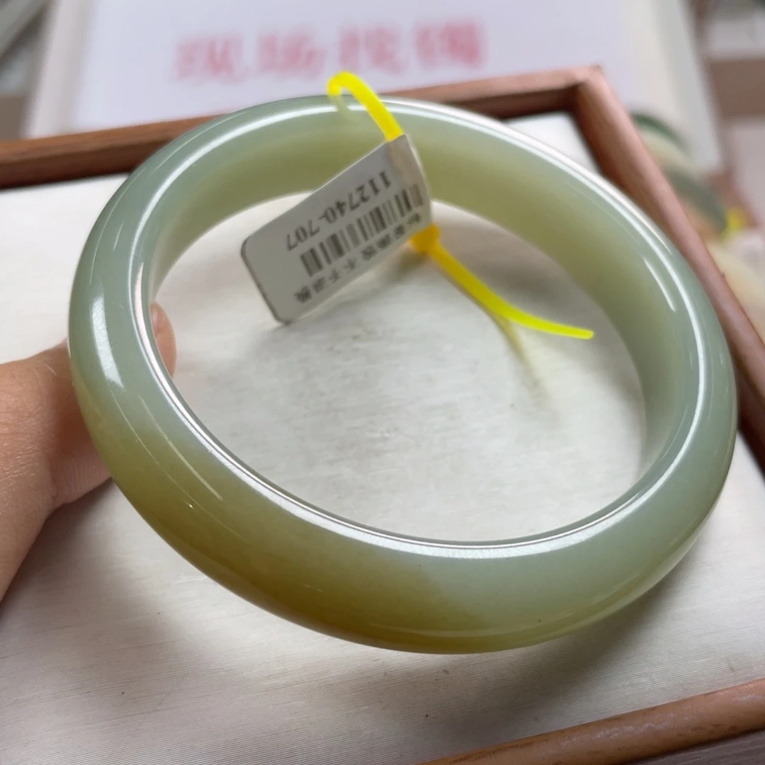 【闪购商品】和田玉手镯未镶嵌58。15