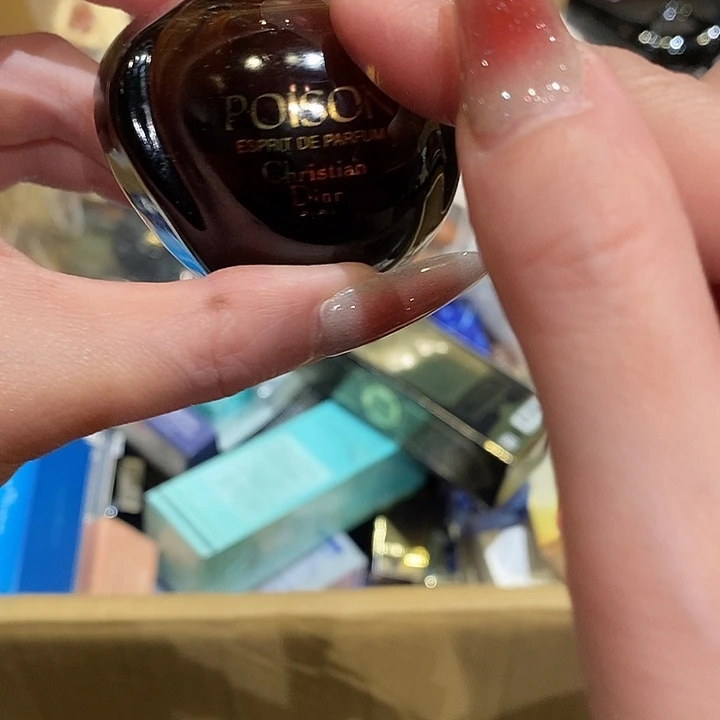 章***瘦花岗石铁合金中古香水沐浴露持久留香