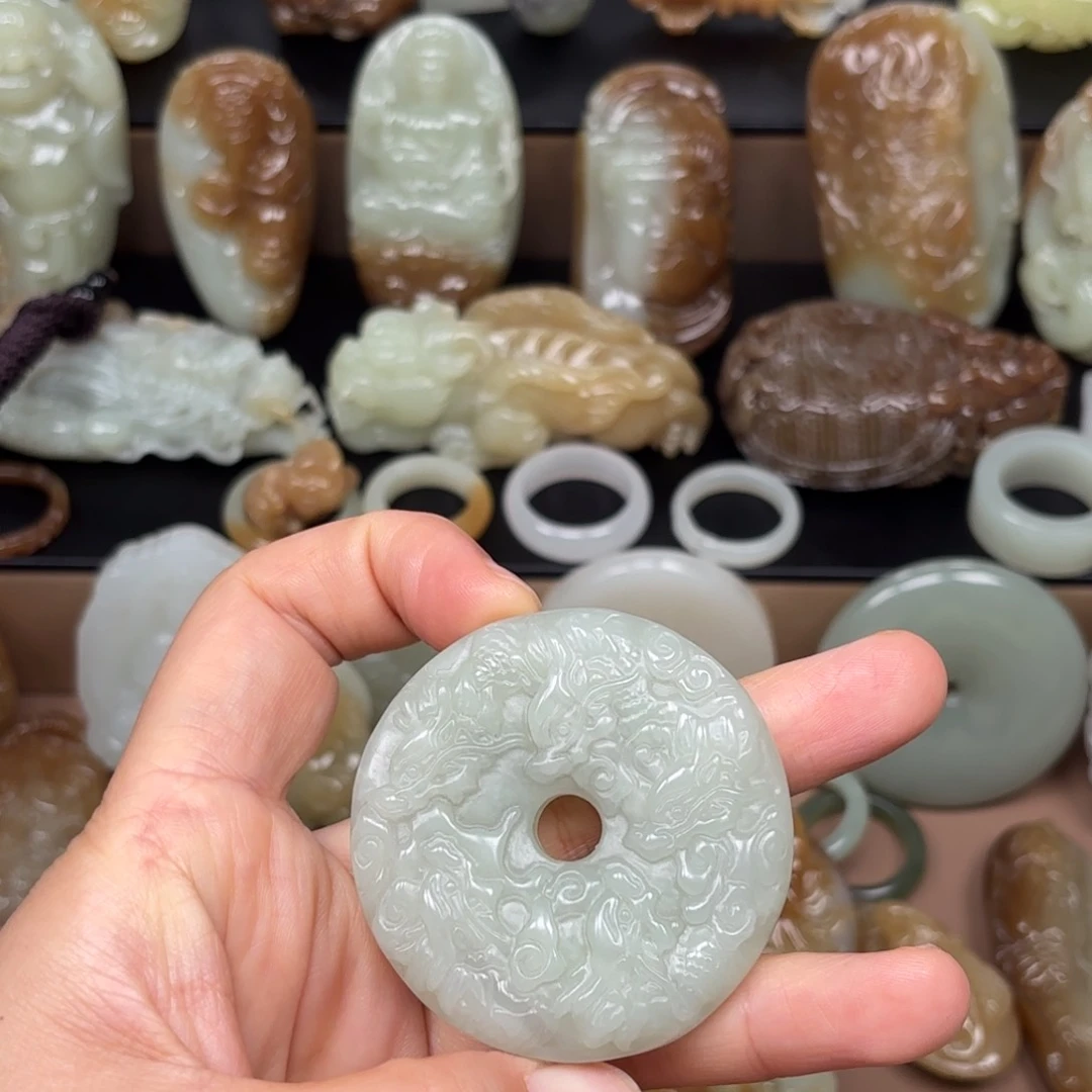 颈饰未镶嵌和田玉