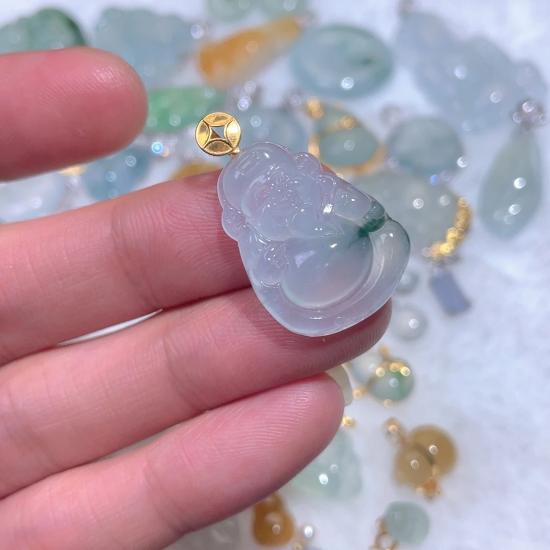 翡翠18K金镶嵌颈饰翡翠