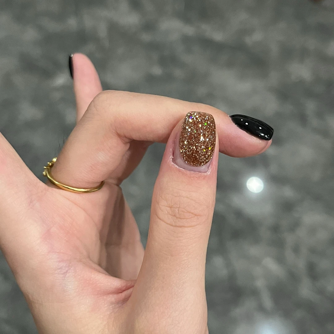 【娜娜专属】2025年秋冬爆款甄选爆闪碎钻胶焦糖玛奇朵27甲油胶