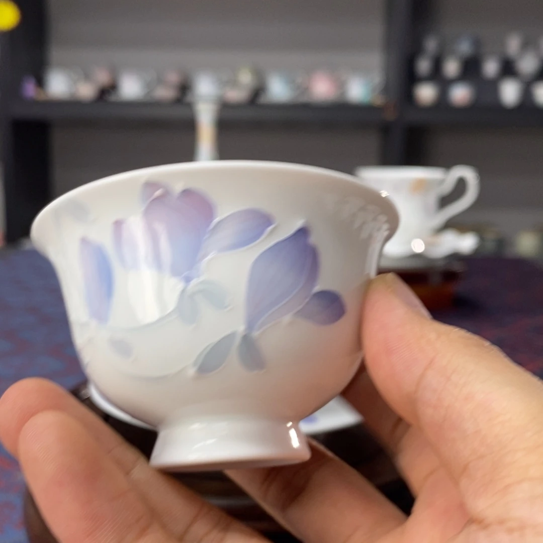 玉兰花釉下品茗杯