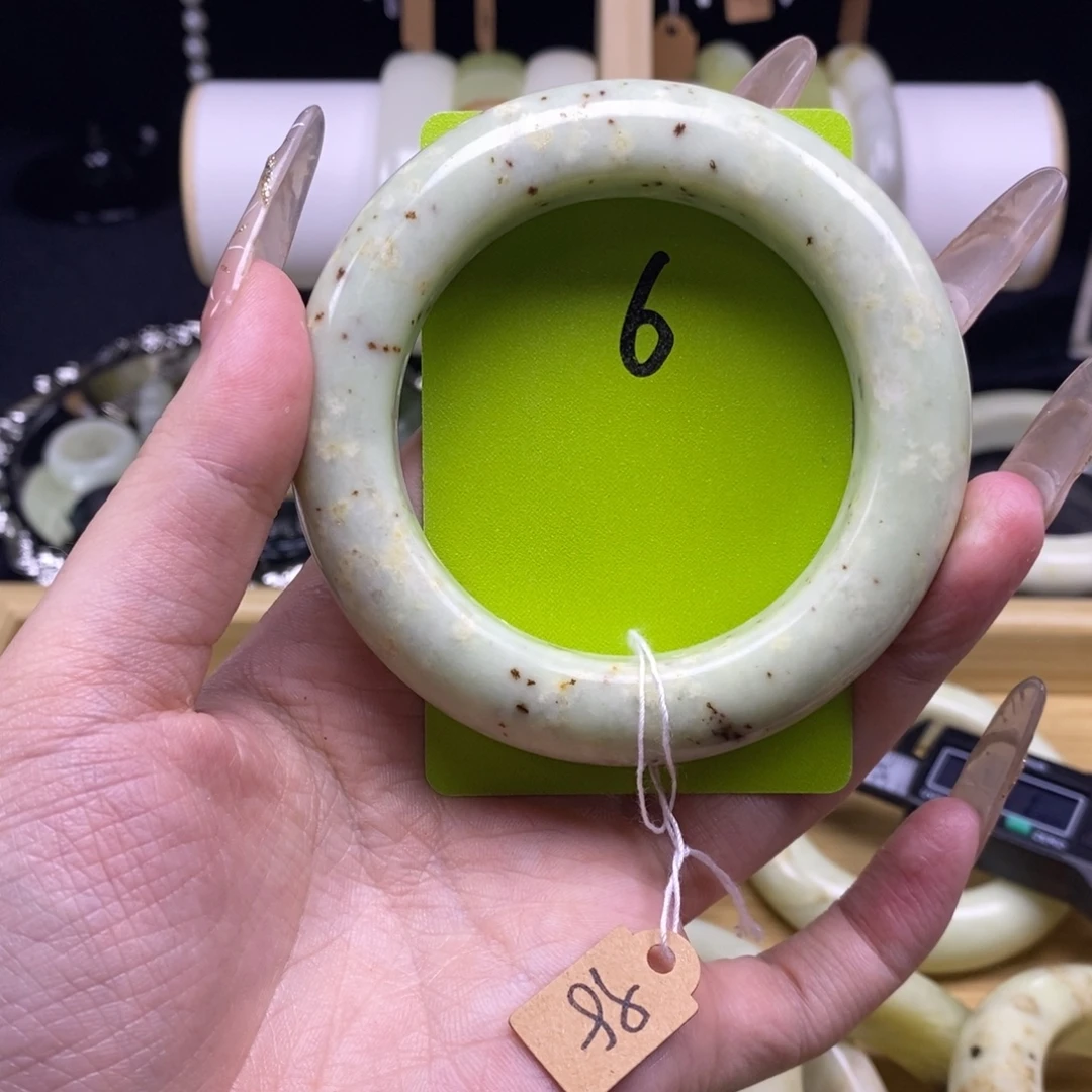 蛇纹石玉未镶嵌手镯56.3