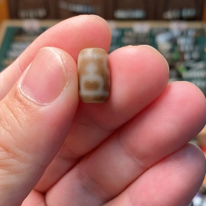 未镶嵌玛瑙/玉髓珠宝半成品向*看