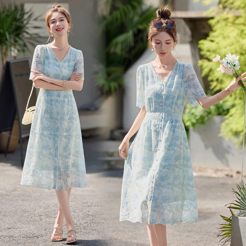 韩版时尚气质洋气减龄显瘦碎花蕾丝刺绣中长款连衣裙裙子夏季爆款