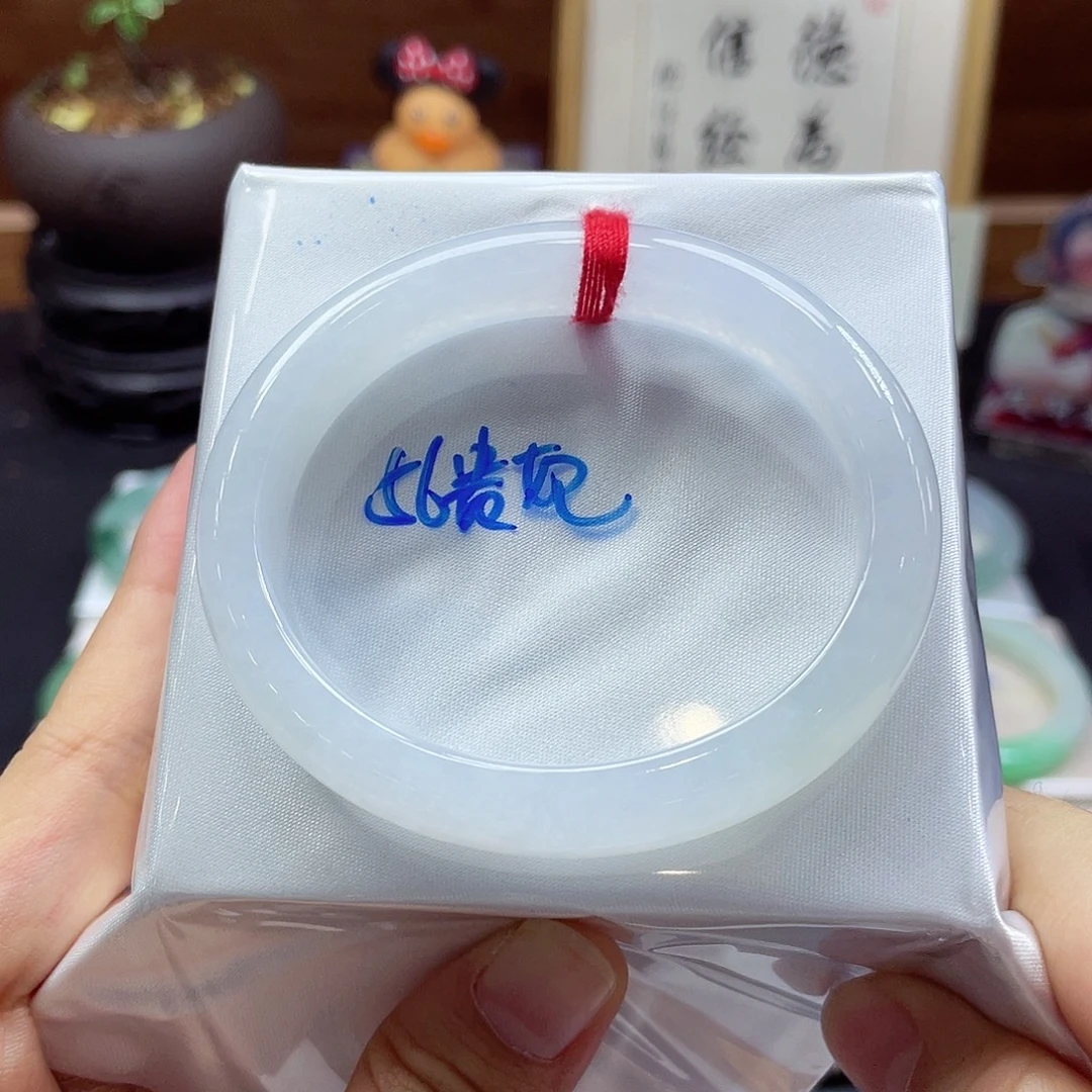 翡翠未镶嵌手镯8 号