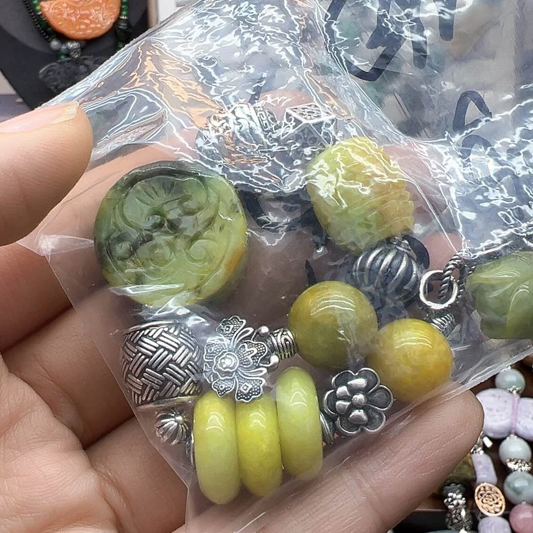 翡翠戒指未镶嵌卢**仪