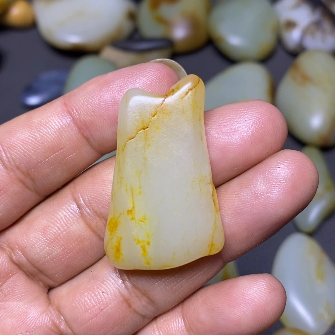 和田玉（糖玉）未镶嵌挂件