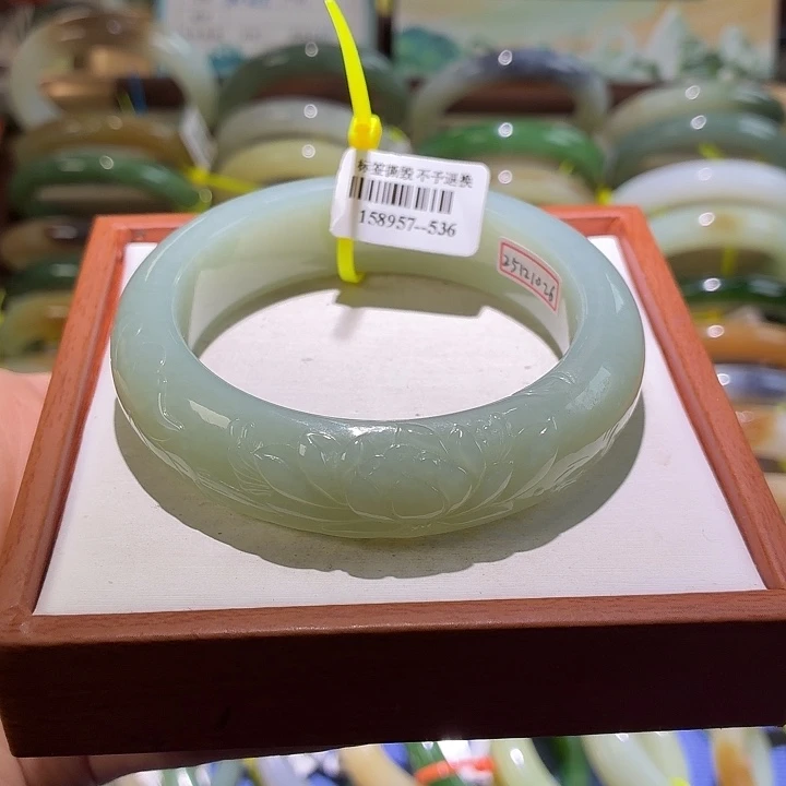 和田玉未镶嵌手镯11.  57/58