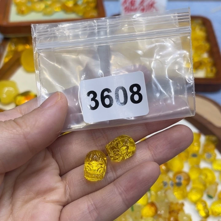 未镶嵌琥珀珠宝奇石