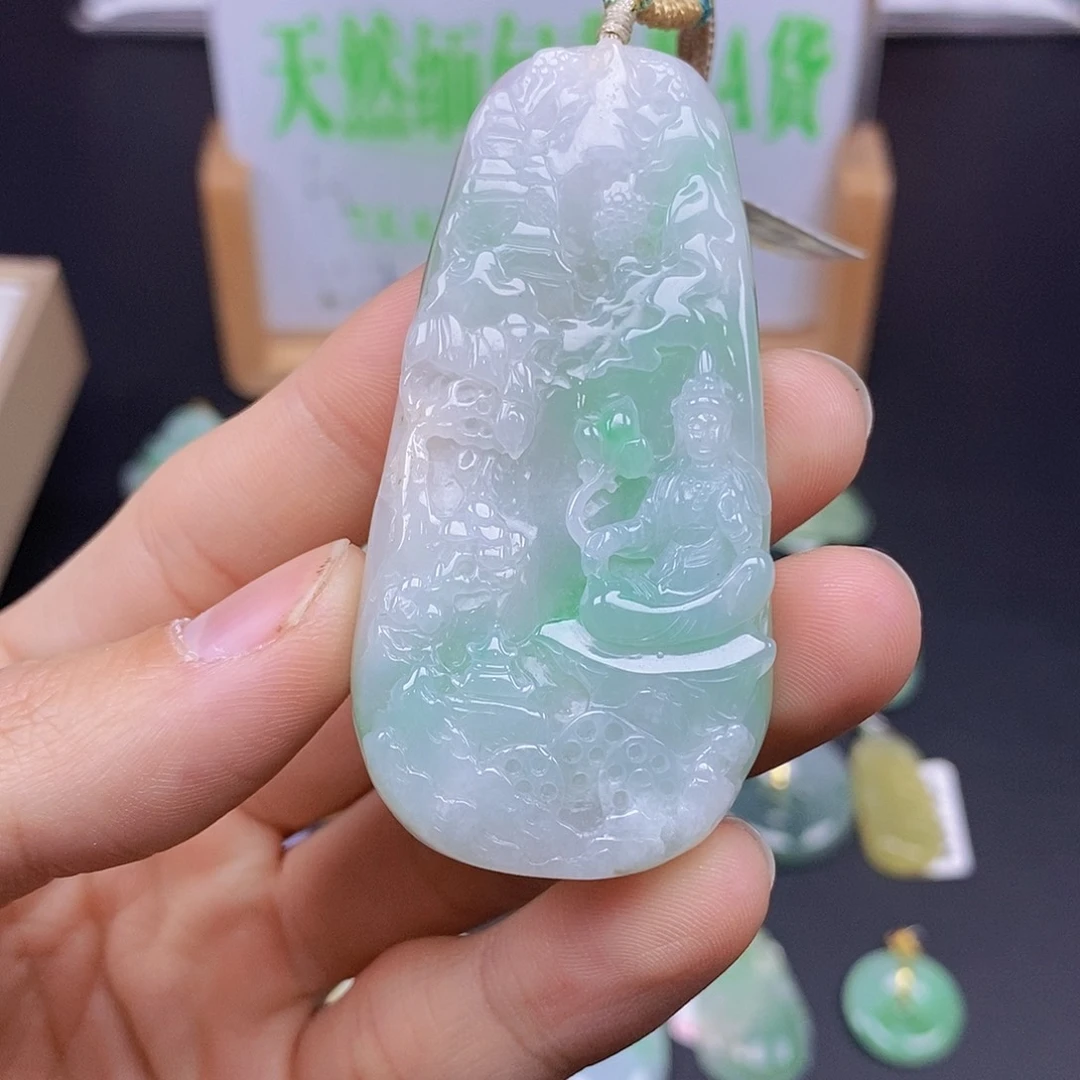 翡翠颈饰未镶嵌翡翠