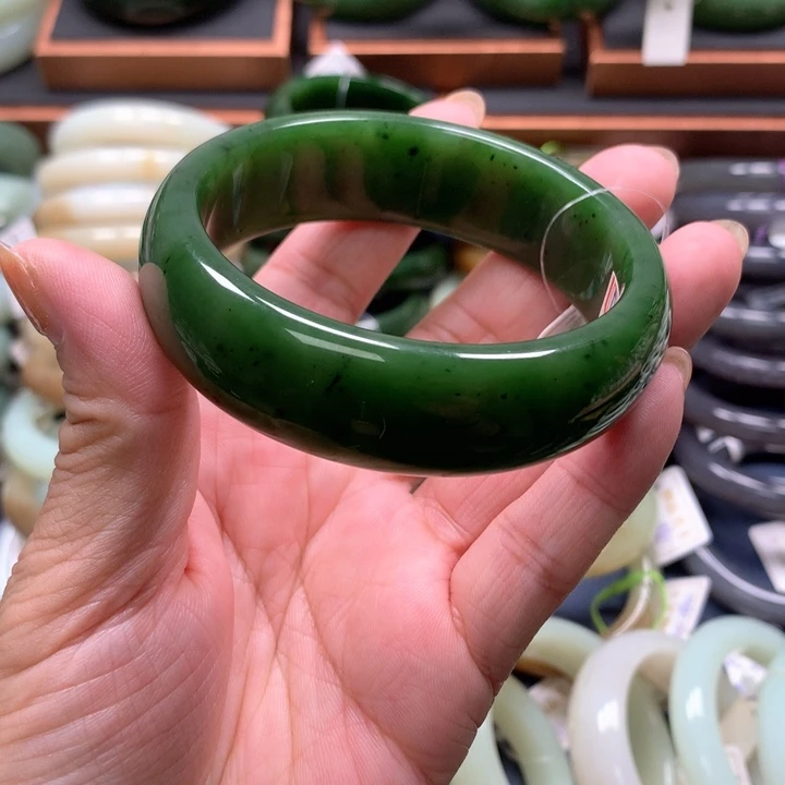 【闪购商品】未镶嵌手镯和田玉（碧玉）