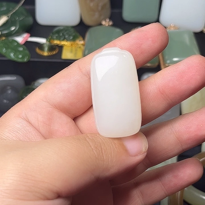 和田玉未镶嵌吊坠(赠链)49