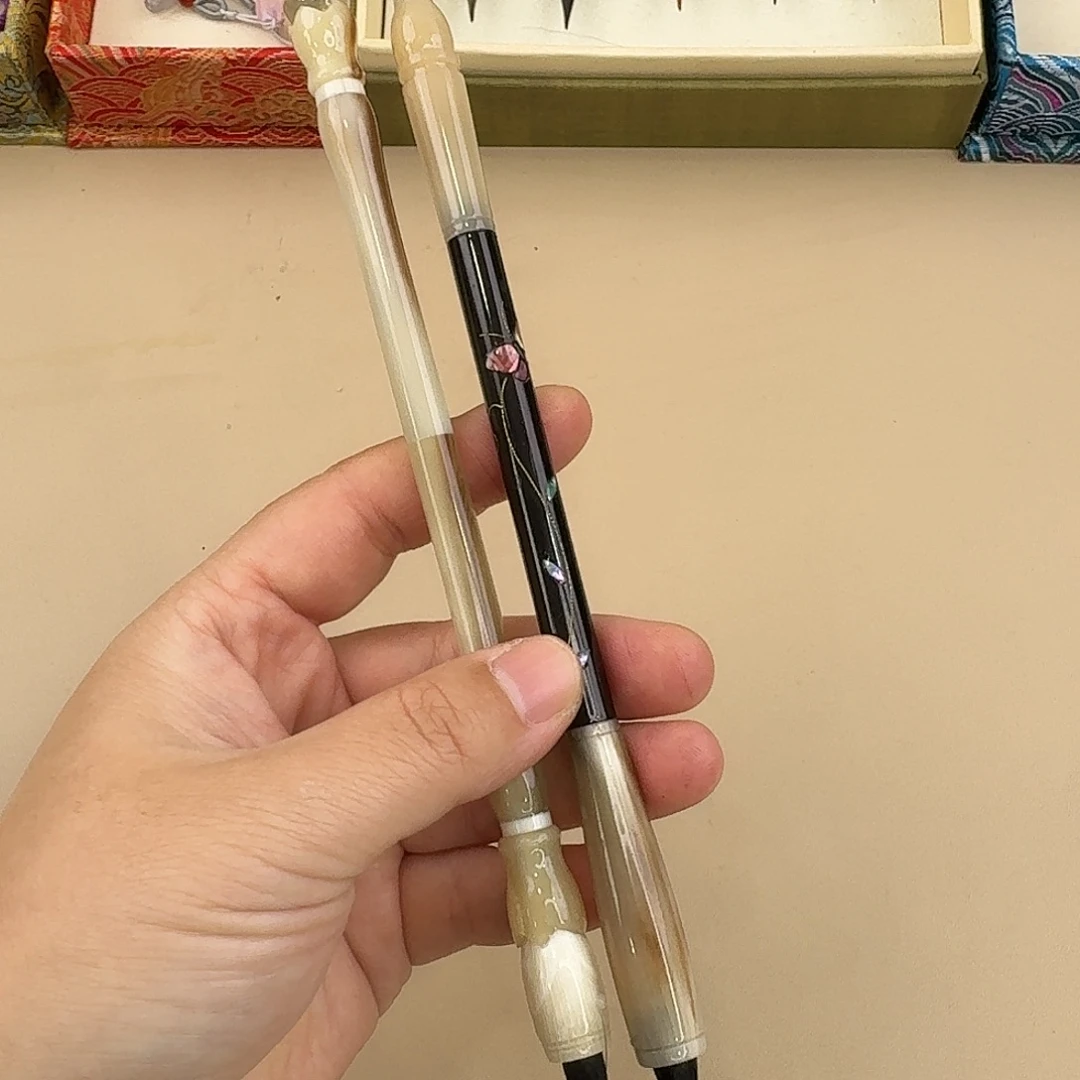 高端作品及小楷两枝，莲花牛角，蝴蝶藤