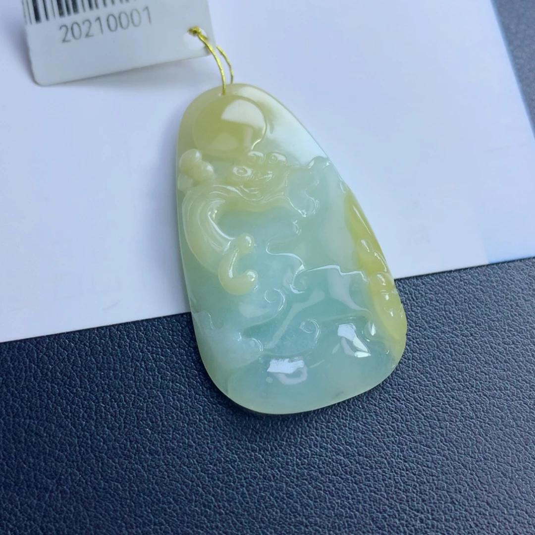 翡翠未镶嵌颈饰悟道