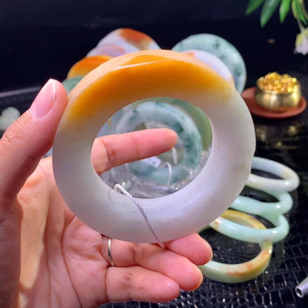 定制翡翠未镶嵌手镯