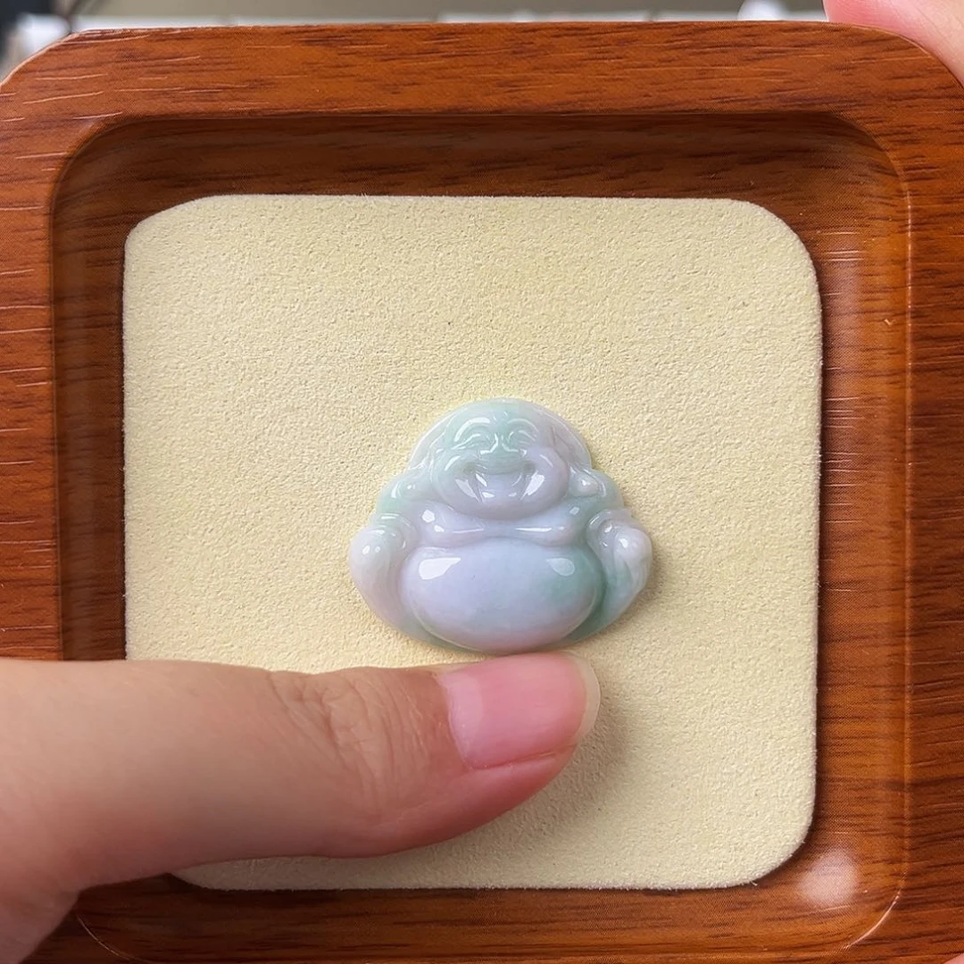 翡翠未镶嵌颈饰佛公