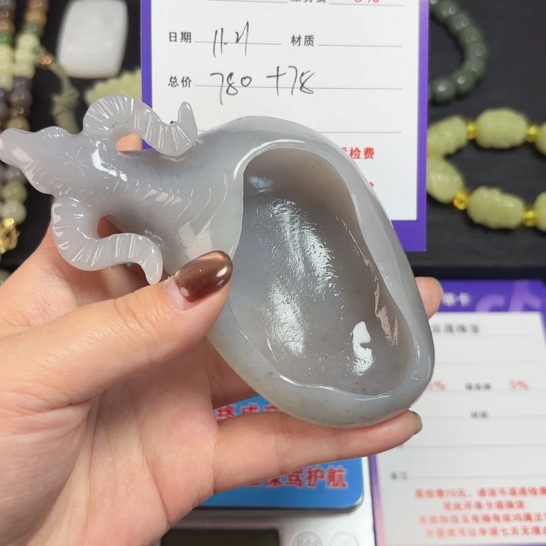 微***醺和田玉未镶嵌颈饰