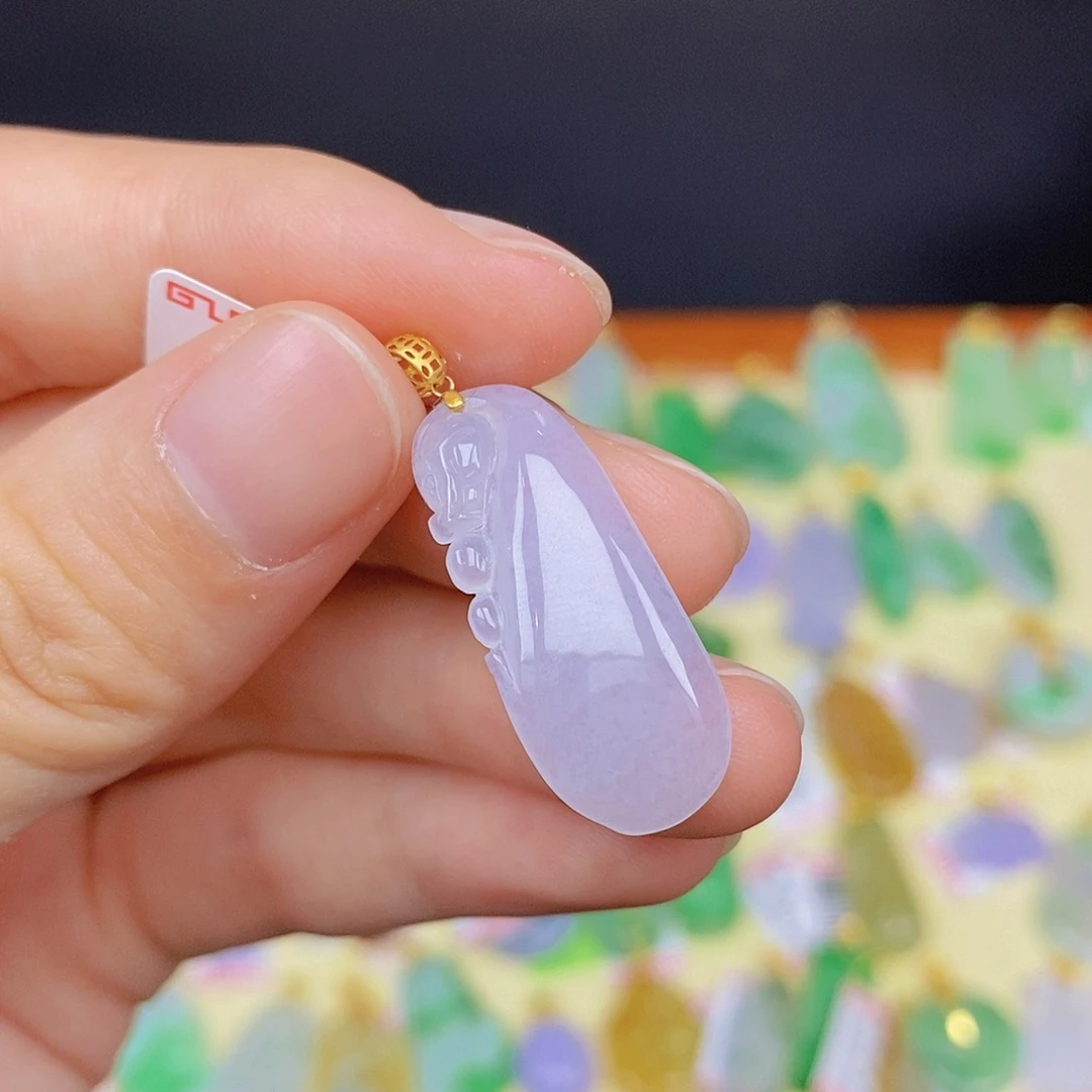 翡翠颈饰18K金镶嵌翡翠