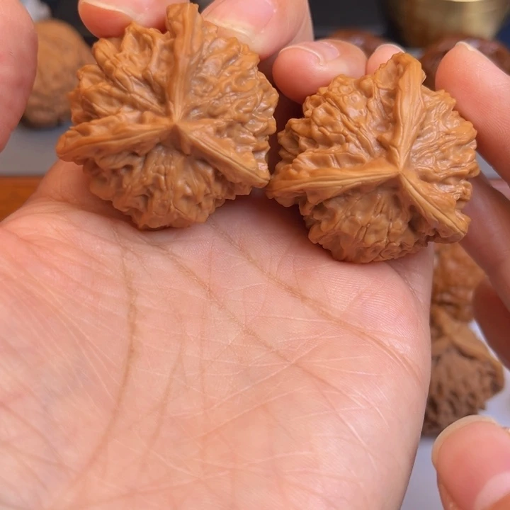 夷***光木质类文玩核桃盘山三棱39