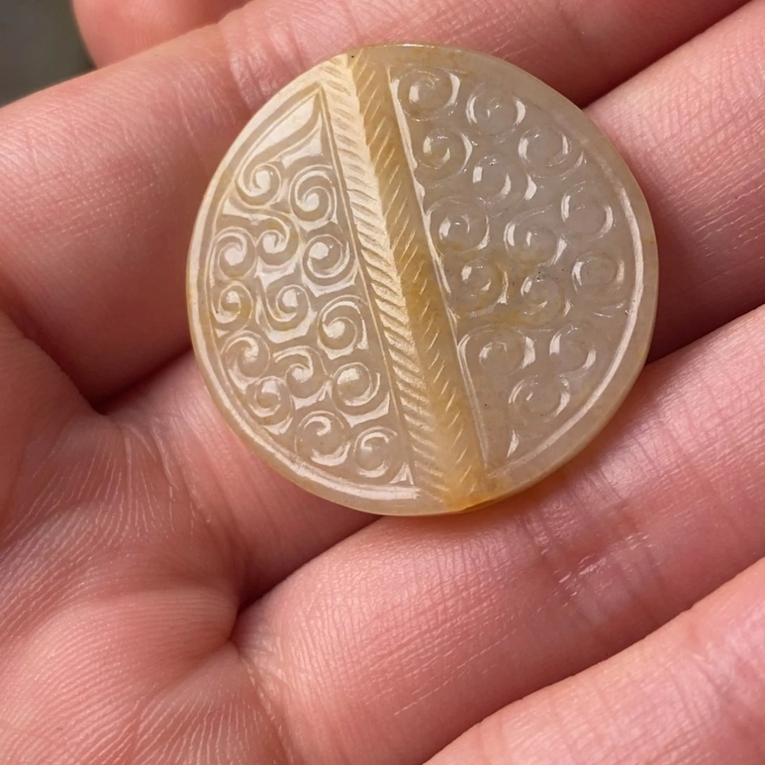 和田玉颈饰未镶嵌二**酒