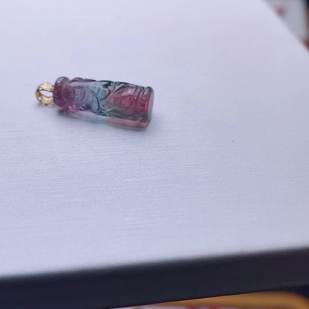 碧玺颈饰18K金镶嵌碧玺龙柱吊坠