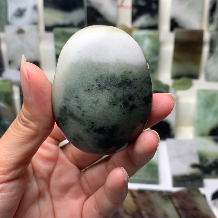 独山玉未镶嵌颈饰