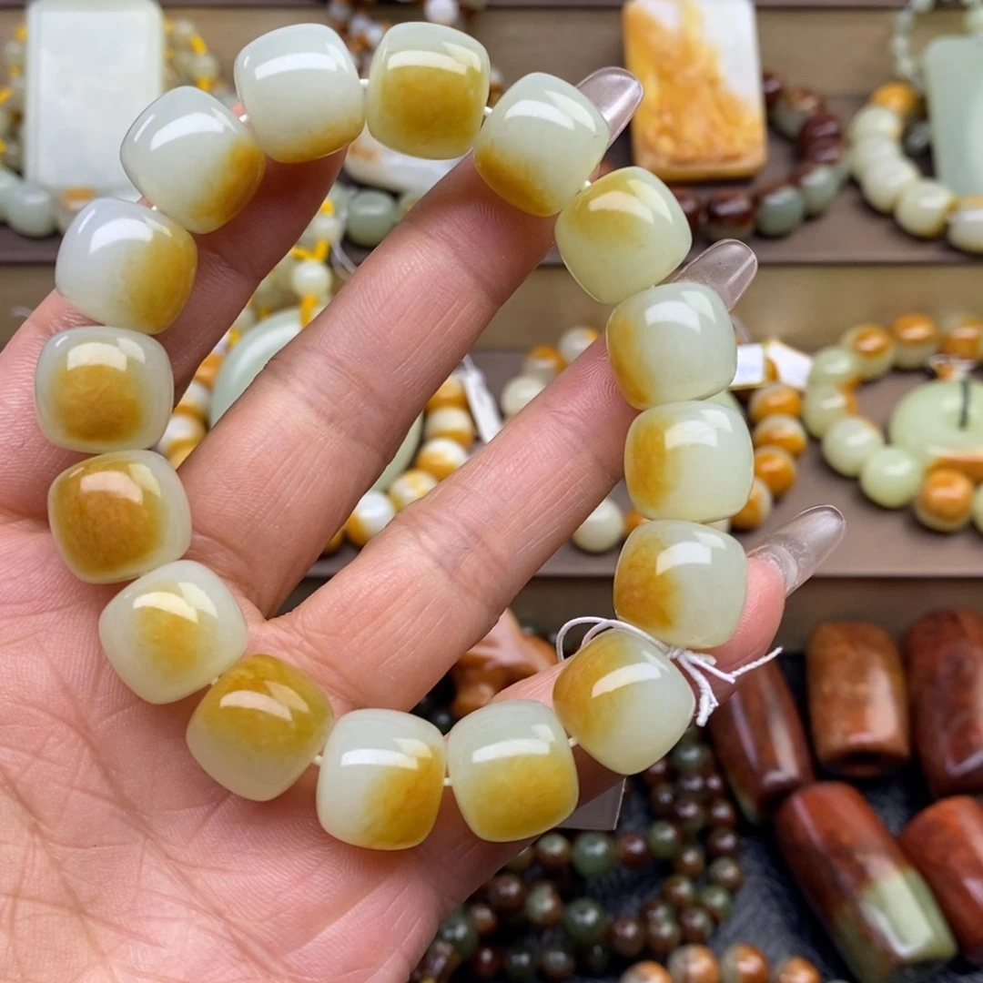 透闪石质玉未镶嵌手串