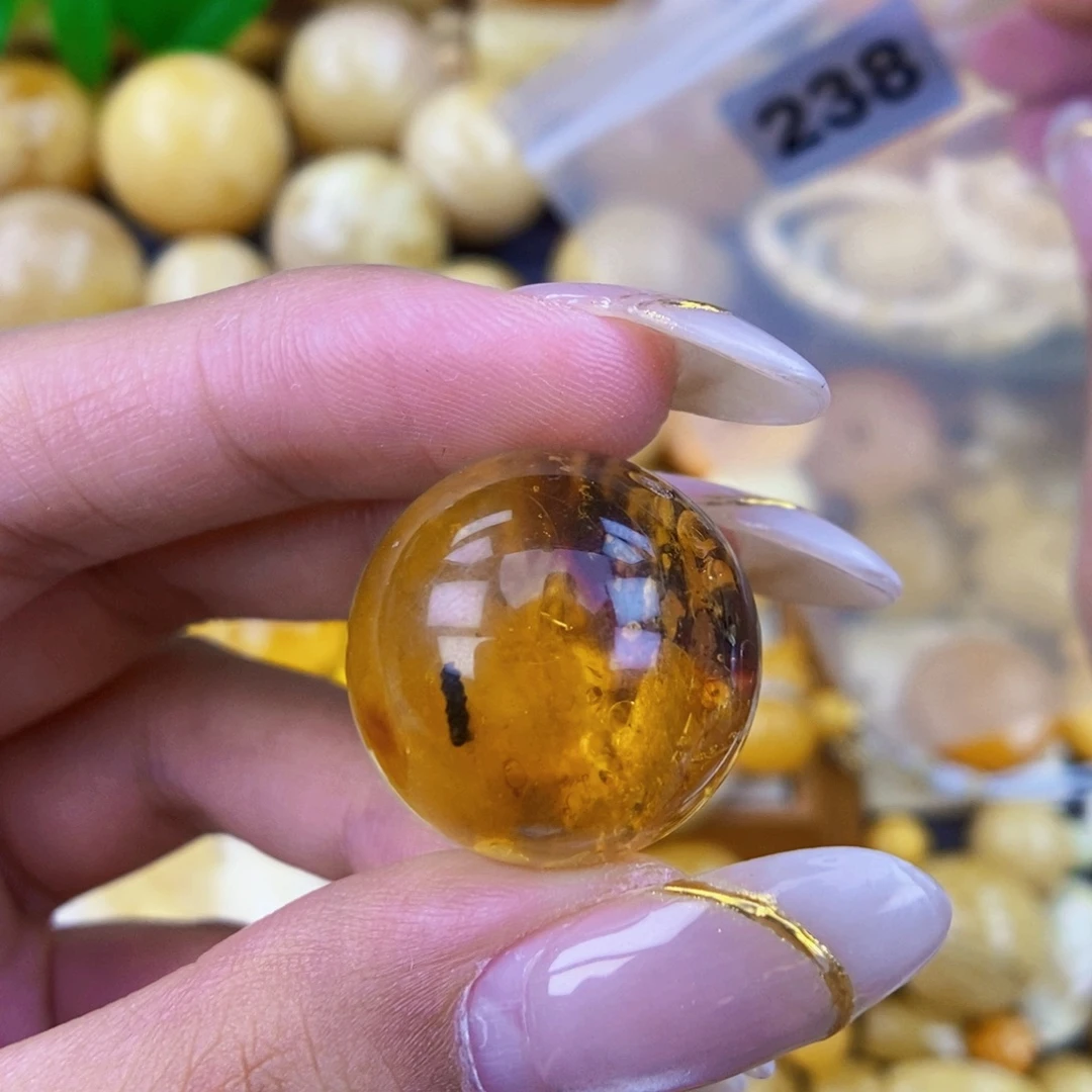 琥珀未镶嵌珠宝奇石22 特色